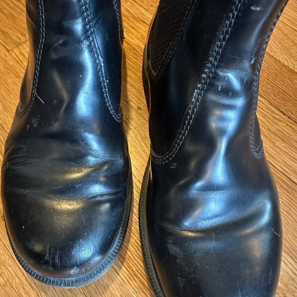 Dr Martens  Women's Size 7